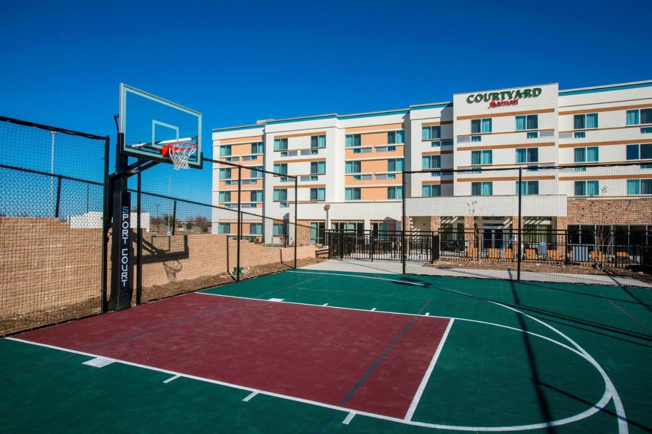 Courtyard By Marriott Dallas At Conference Center Hotel 3*
