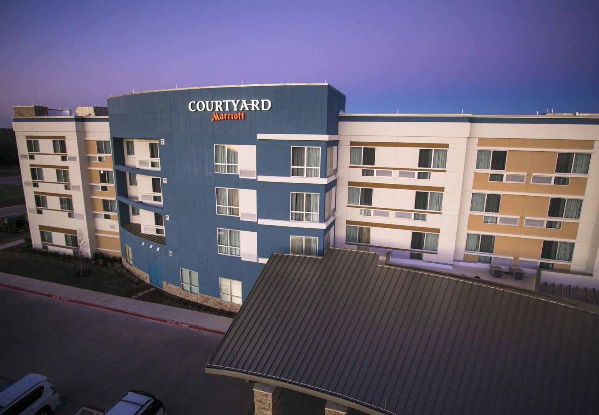 Courtyard By Marriott Dallas At Conference Center Hotel Midlothian