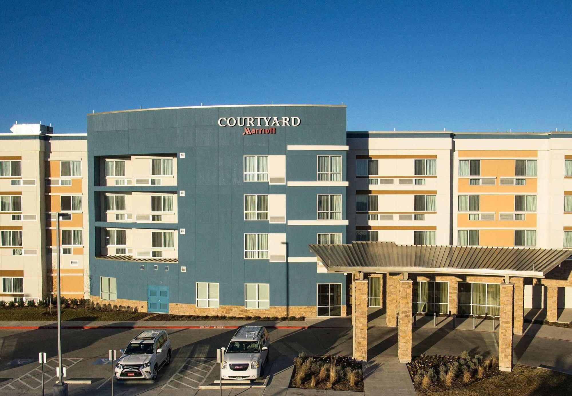 Courtyard By Marriott Dallas At Conference Center Midlothian