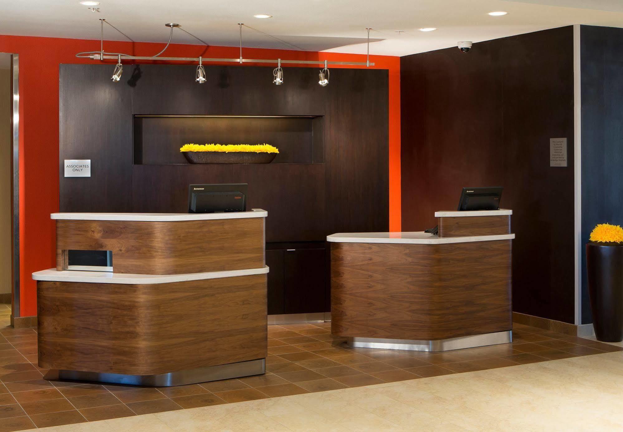 Hotel Courtyard By Marriott Dallas At Conference Center