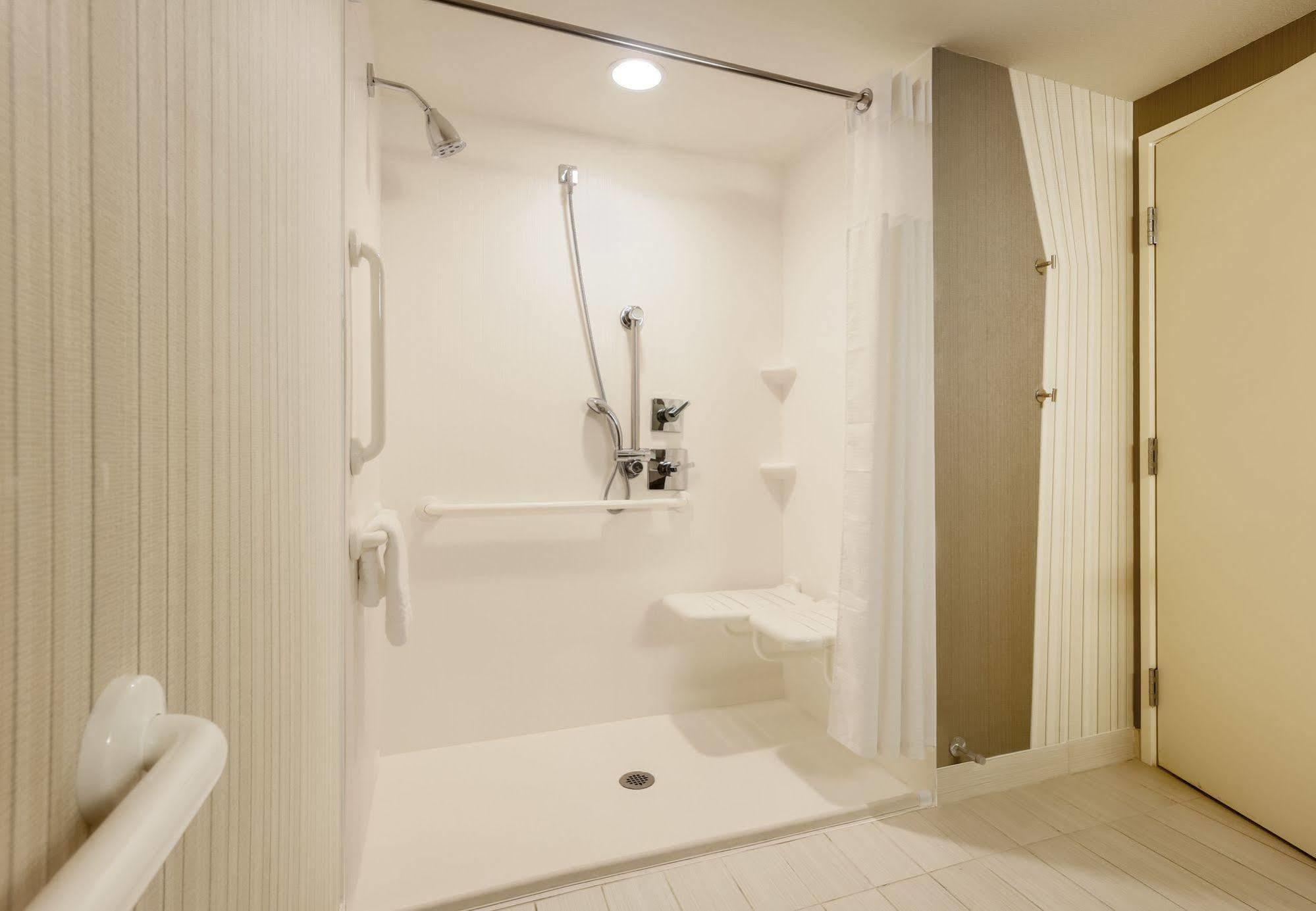 Hotel Courtyard By Marriott Dallas At Conference Center